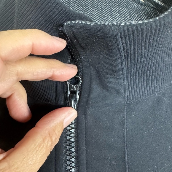 Lululemon Black Full-Zip Jacket Sz XL - Picture 3 of 5